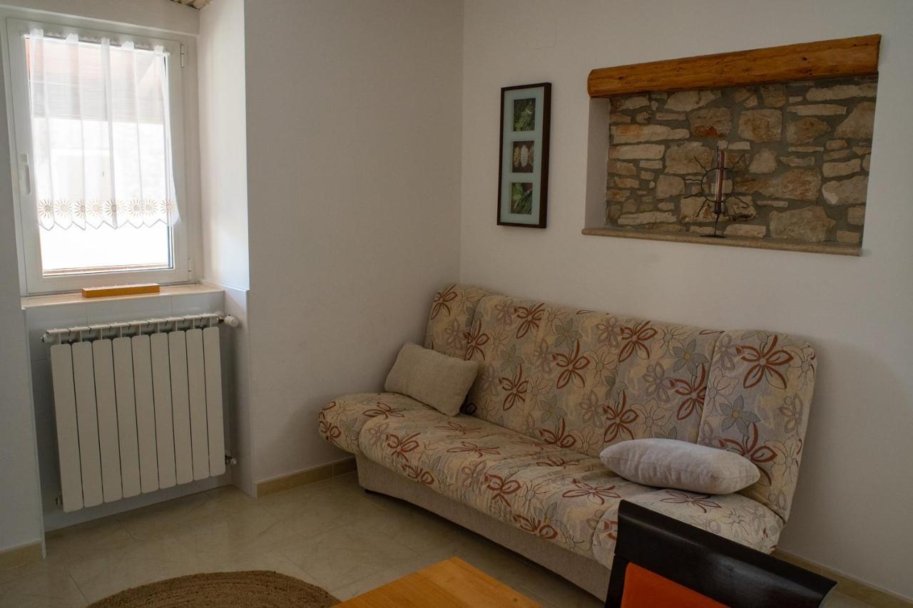 Olive Tree Apartment *