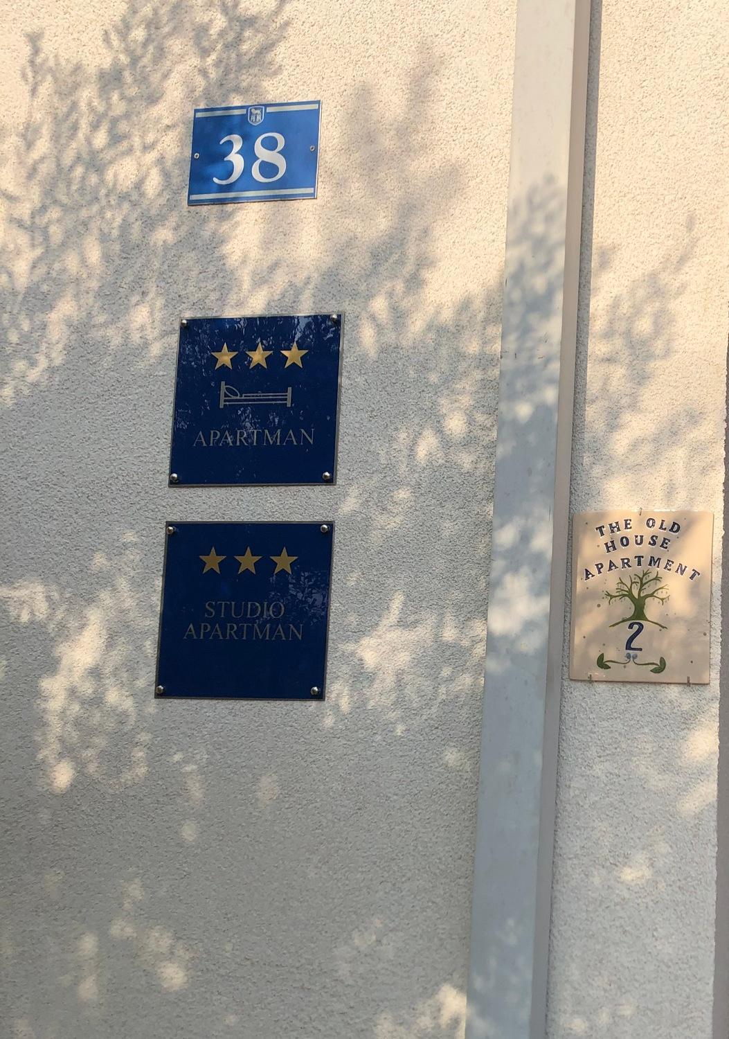 Olive Tree Apartment *